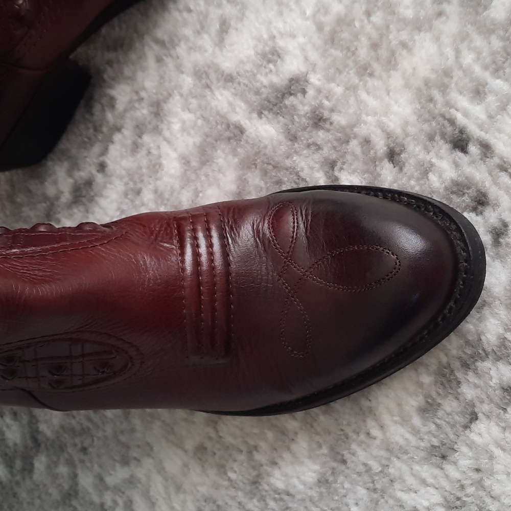 Shoes - Picture 3 of 10